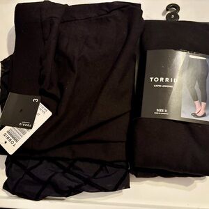 2- bundle NWT 2 pairs of torrid Leggings
